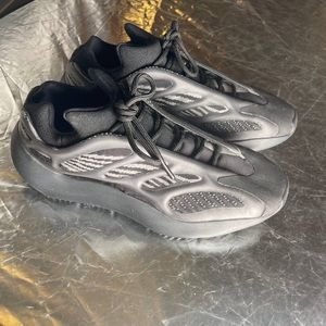 Yeezy Boost 700 V3